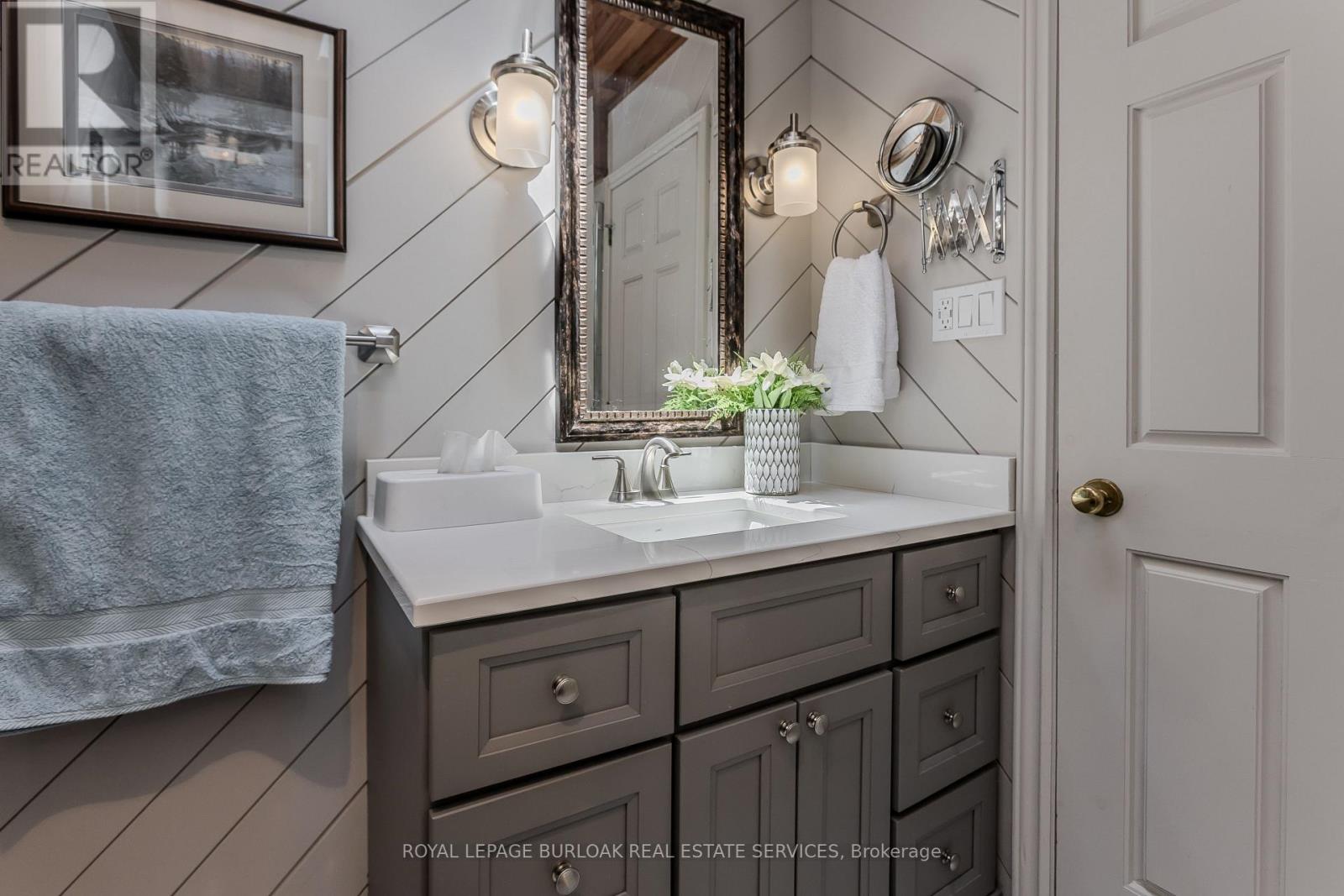 569 LOCUST STREET - Image 23