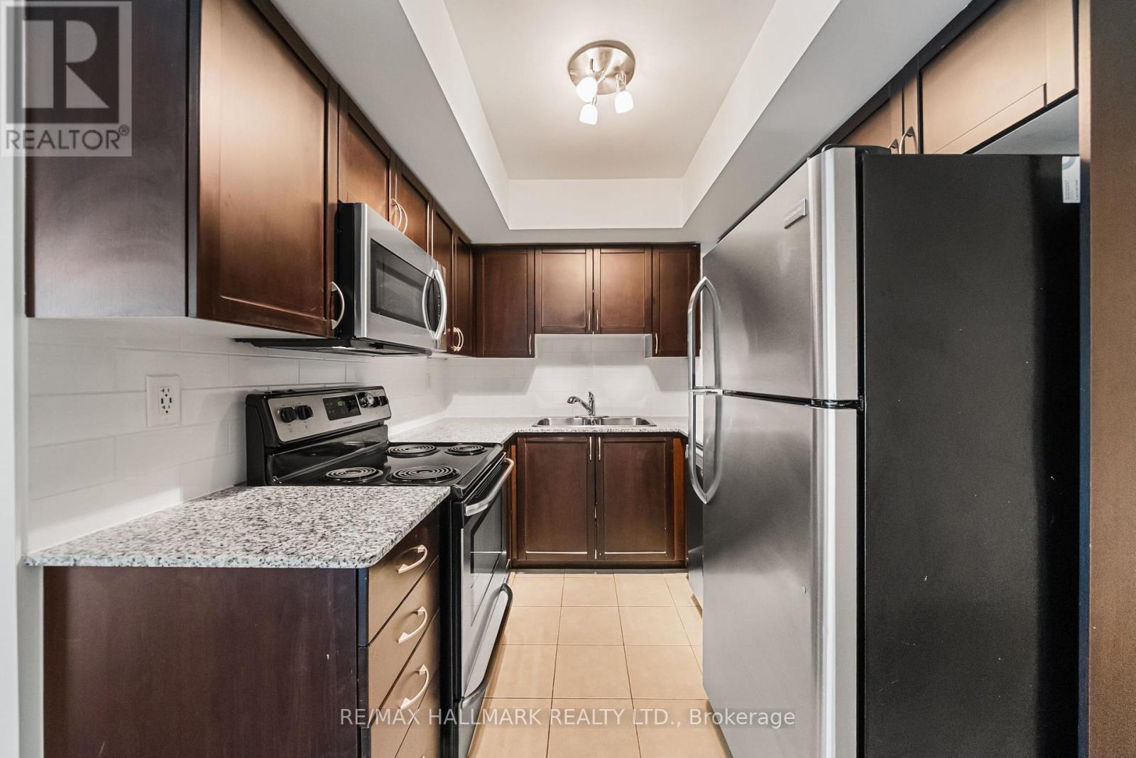 #103 816 LANSDOWNE AVENUE - Image 10