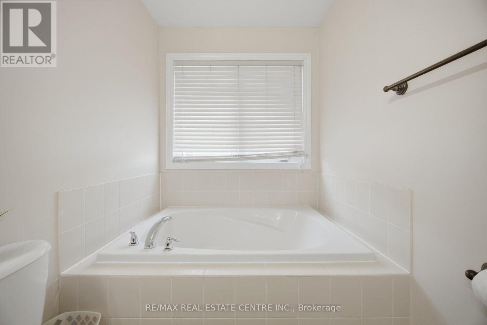 41 LORENZO CIRCLE - 27