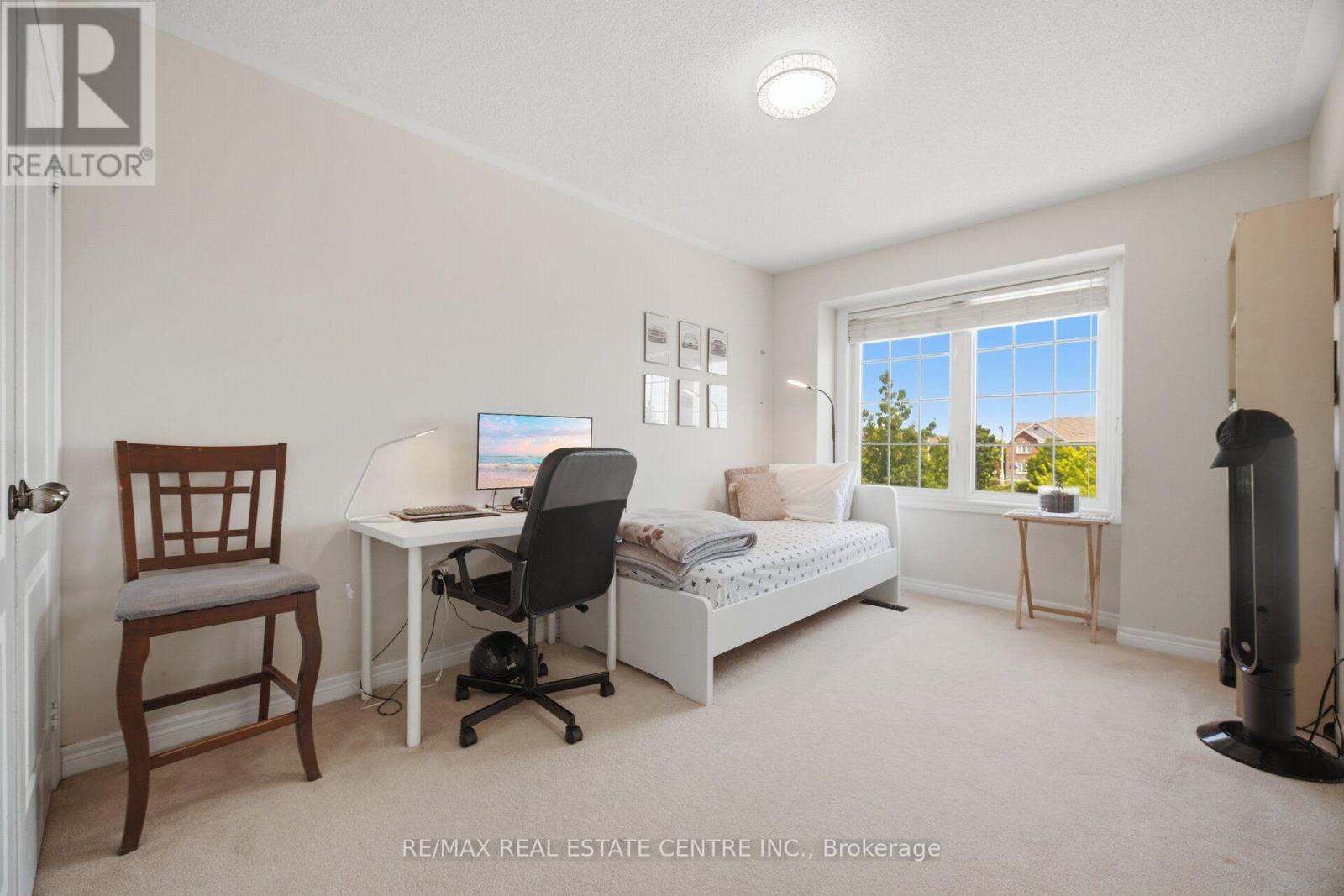 41 LORENZO CIRCLE - 30