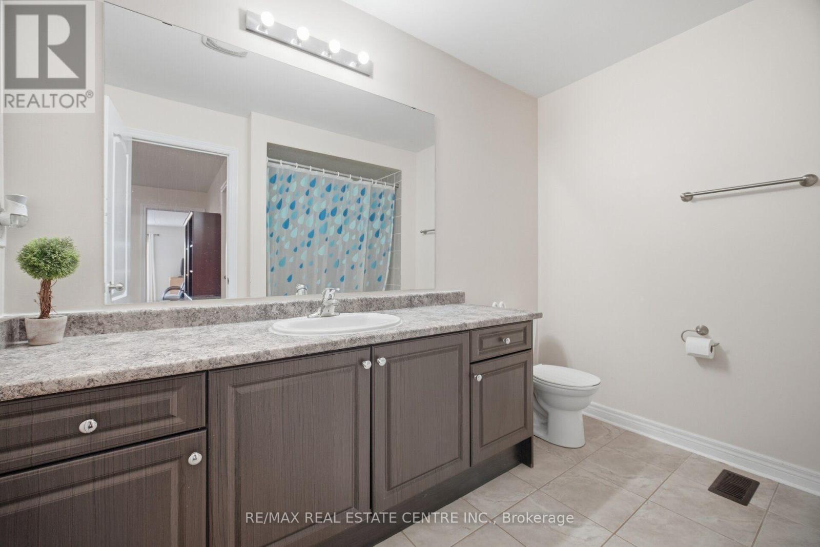41 LORENZO CIRCLE - 34