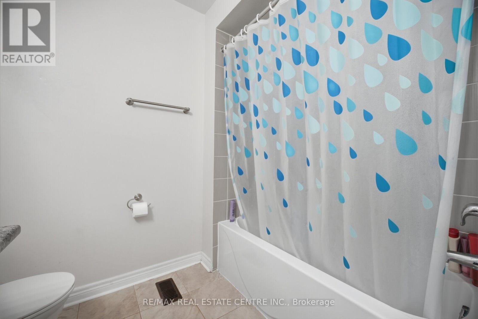 41 LORENZO CIRCLE - 35