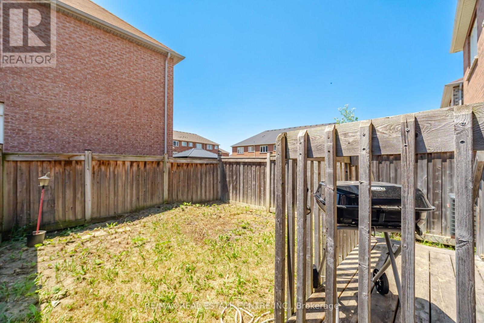 41 LORENZO CIRCLE - 38