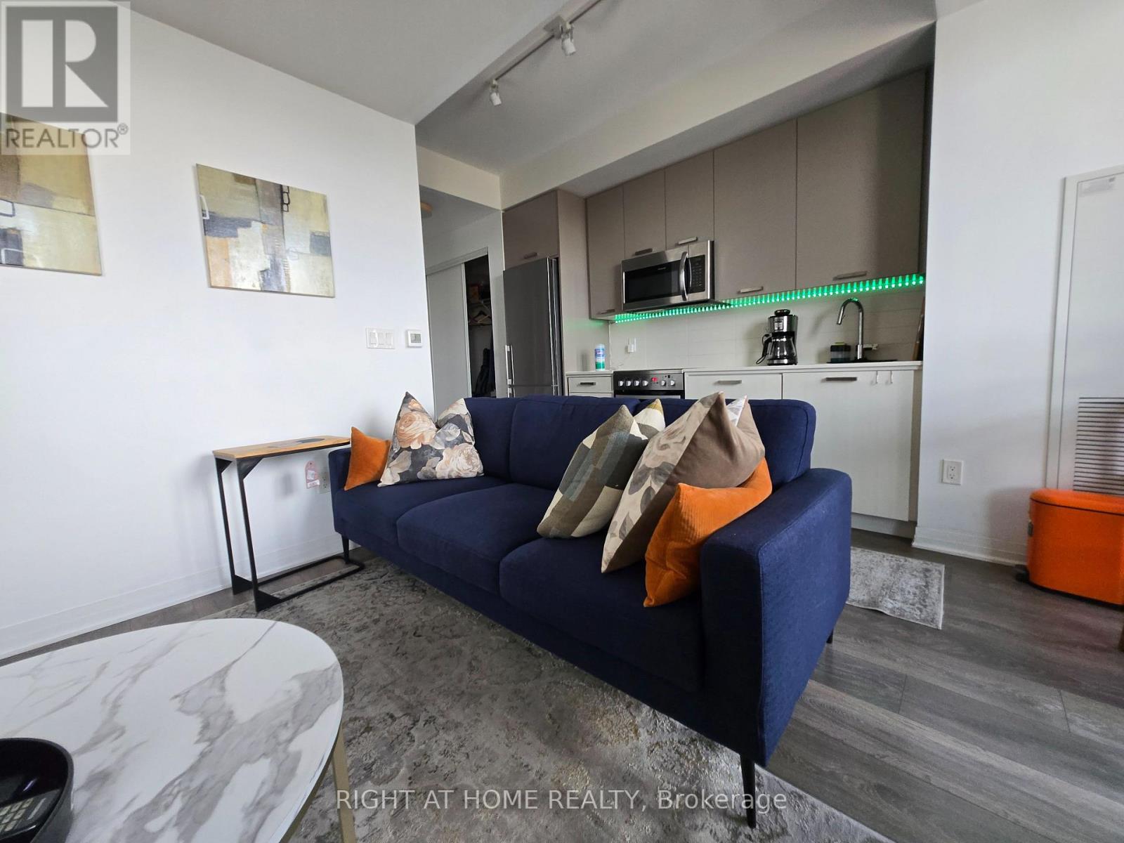 #715 2301 DANFORTH AVENUE - 5