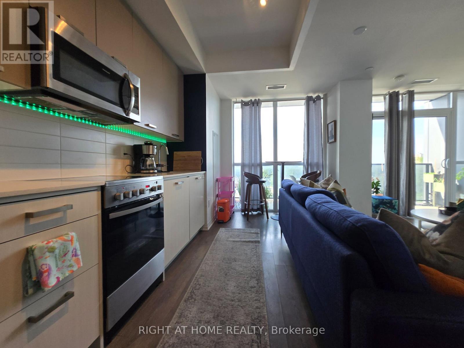 #715 2301 DANFORTH AVENUE - 7
