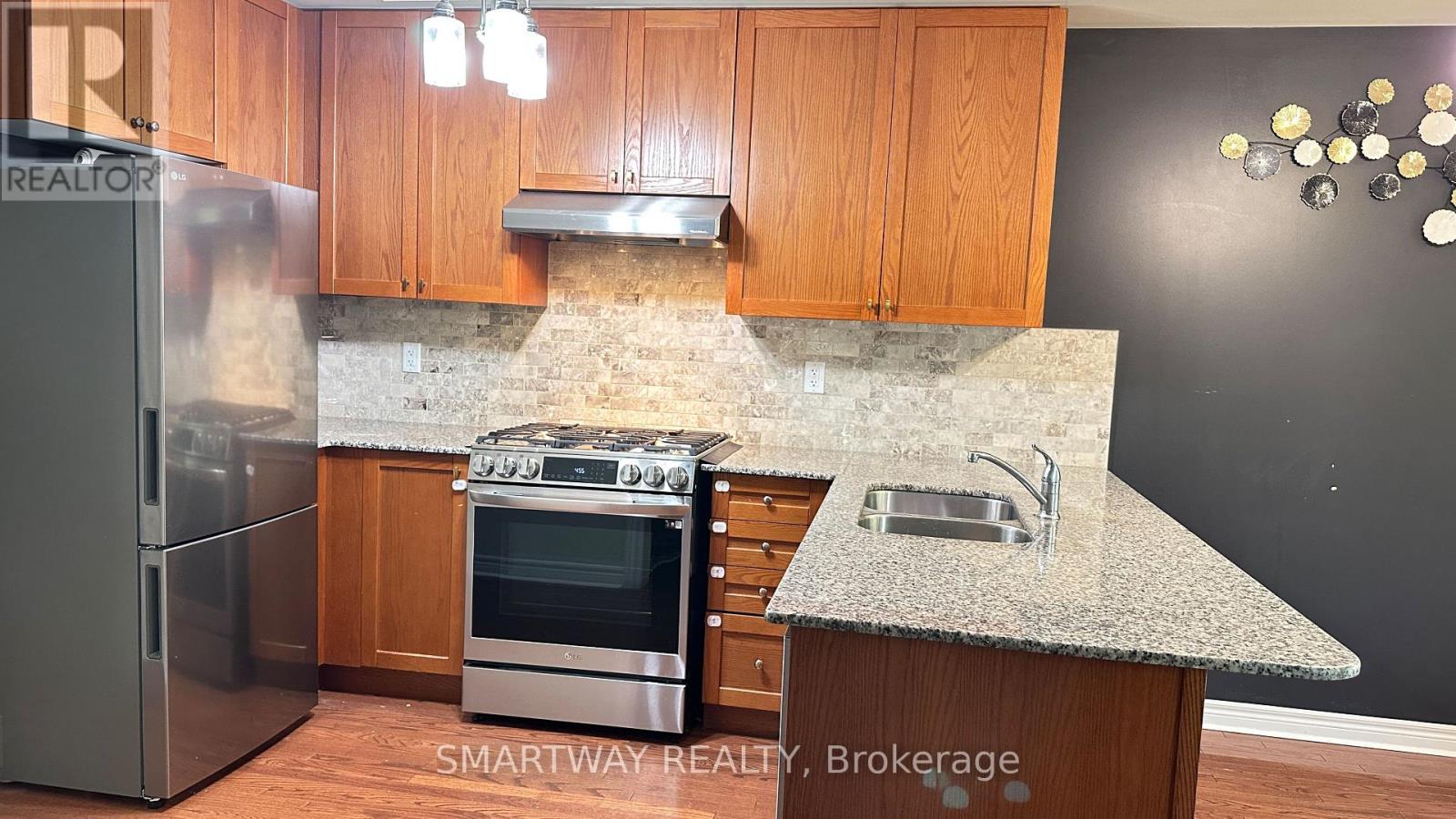 2437 MONTAGNE AVENUE - 10