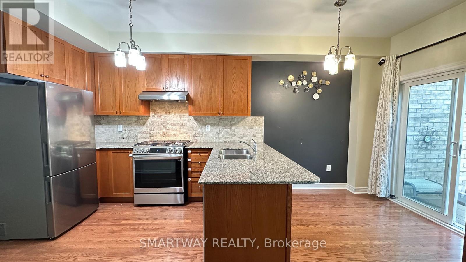 2437 MONTAGNE AVENUE - 12