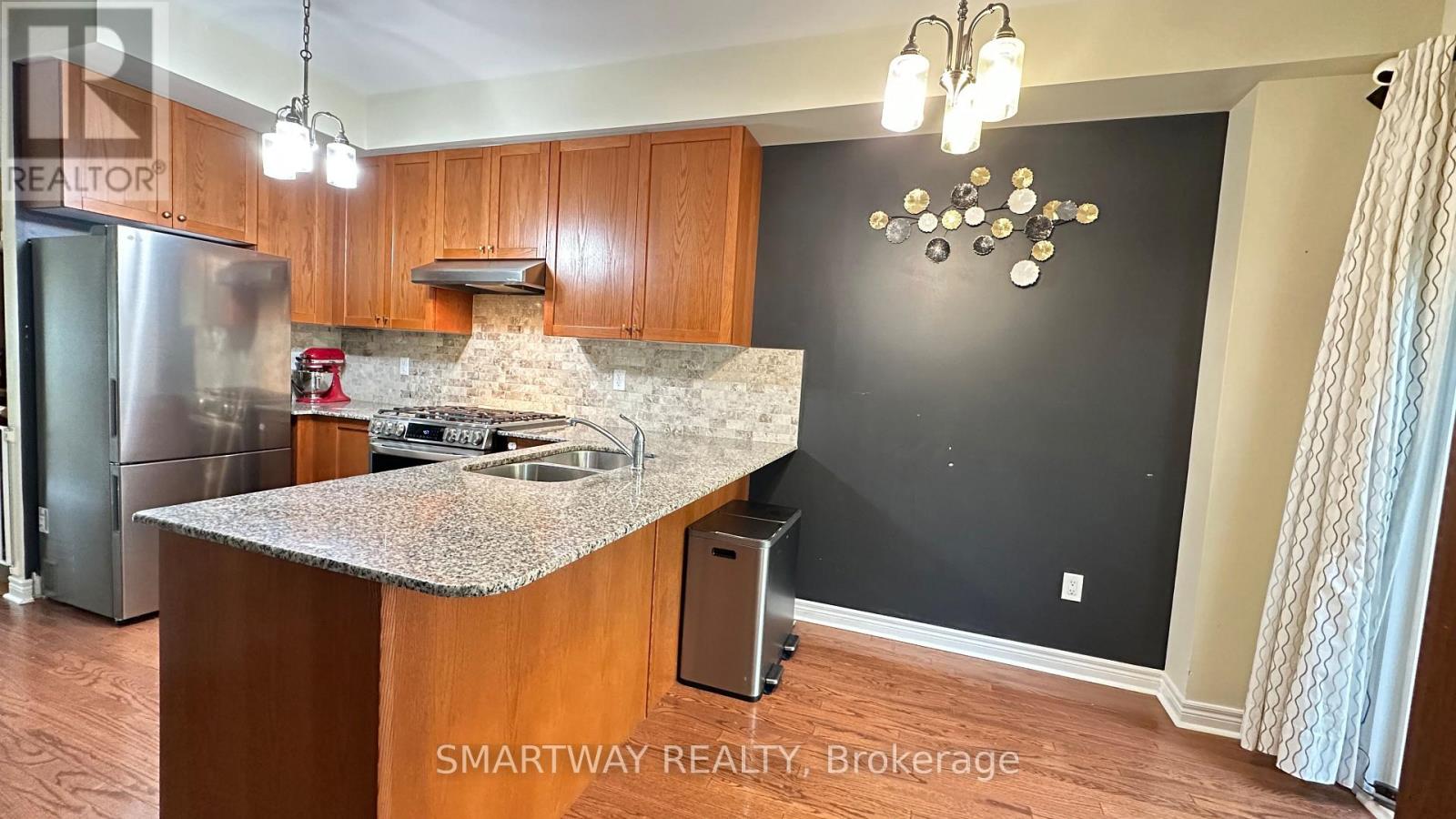 2437 MONTAGNE AVENUE - 13