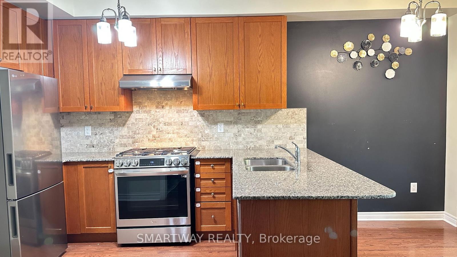 2437 MONTAGNE AVENUE - 11