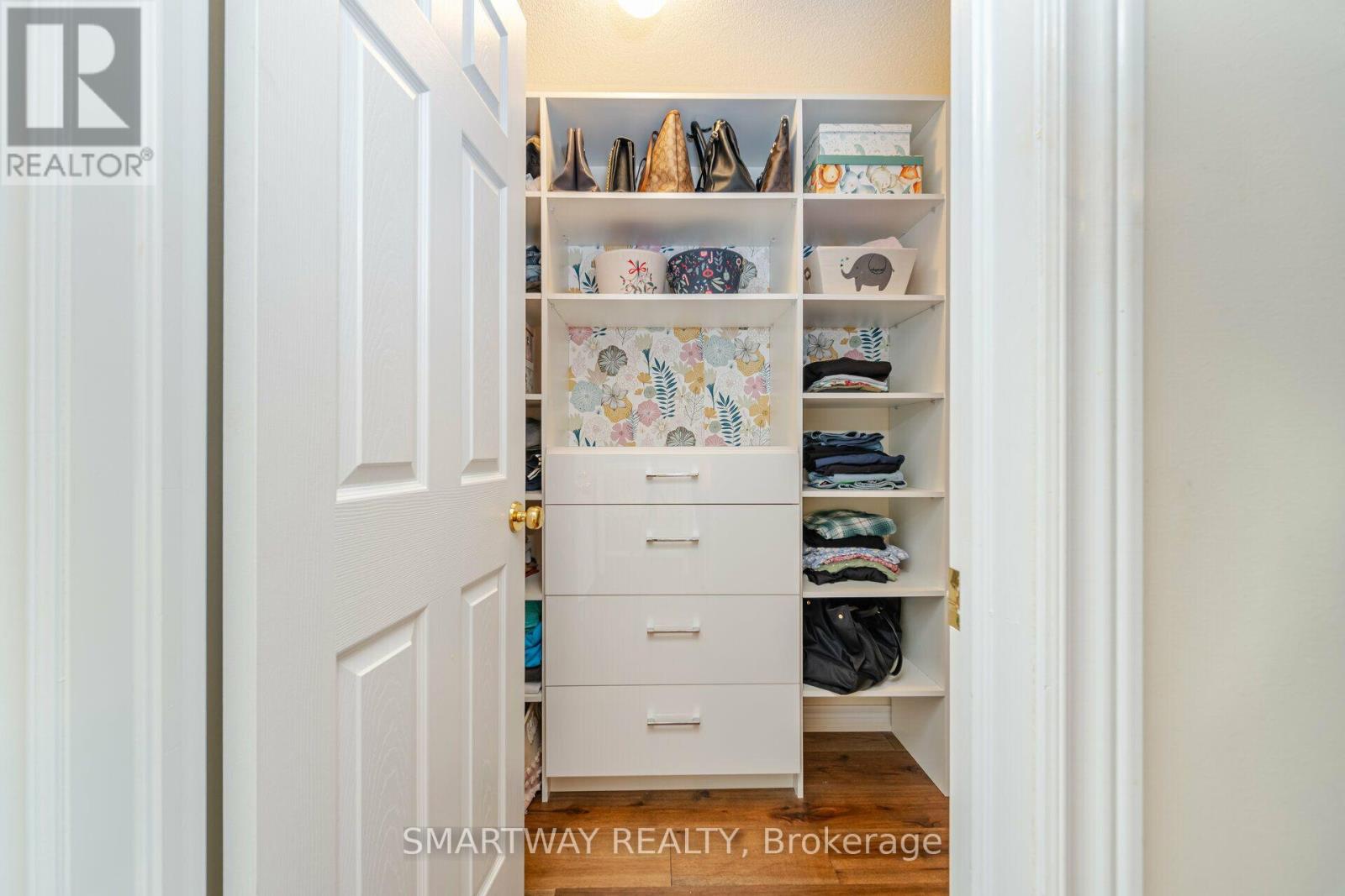 2437 MONTAGNE AVENUE - 23