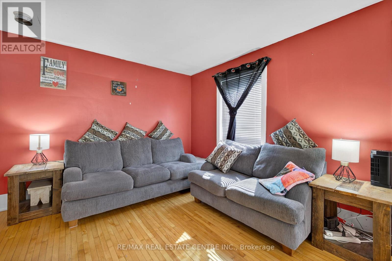 135 FREDERICK STREET E - 10