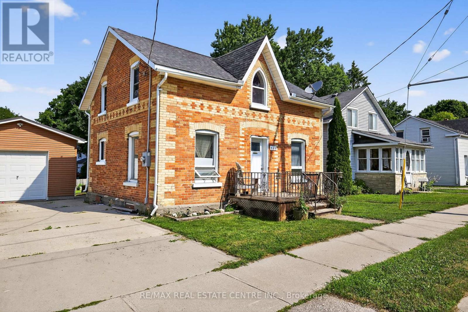135 FREDERICK STREET E - 2