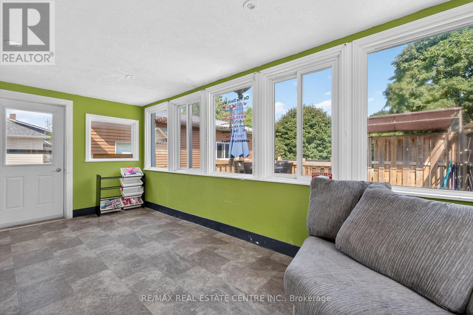 135 FREDERICK STREET E - 23