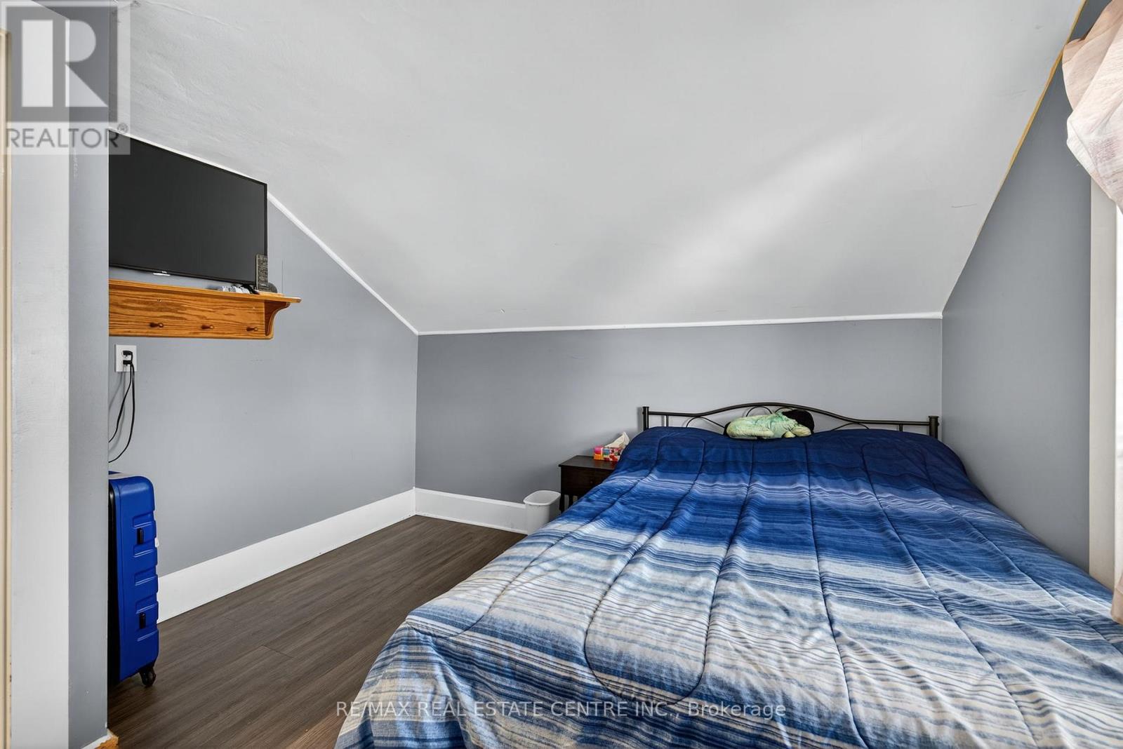 135 FREDERICK STREET E - 29