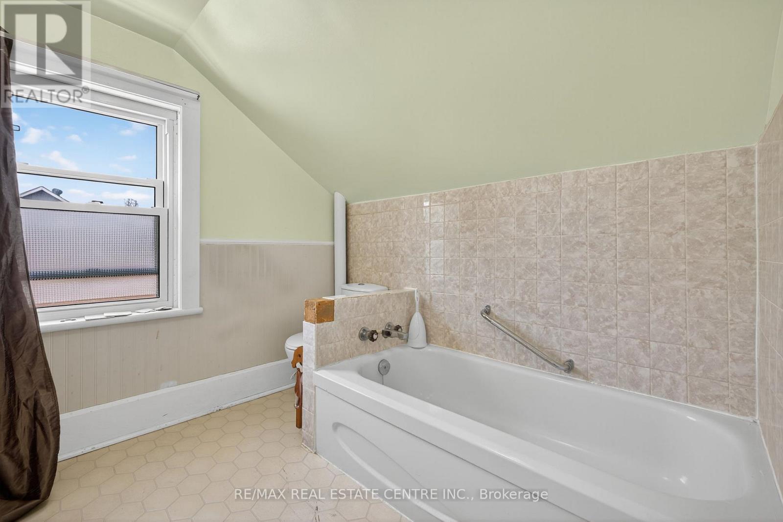 135 FREDERICK STREET E - 33