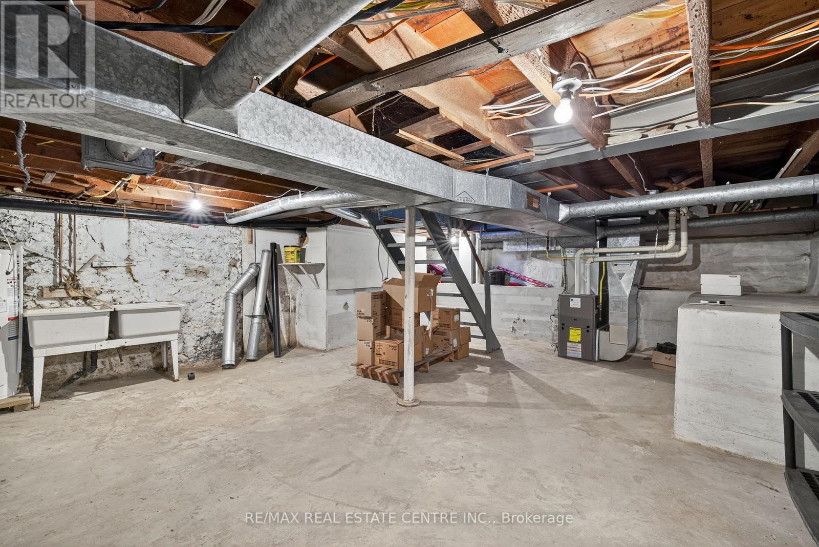 135 FREDERICK STREET E - 34