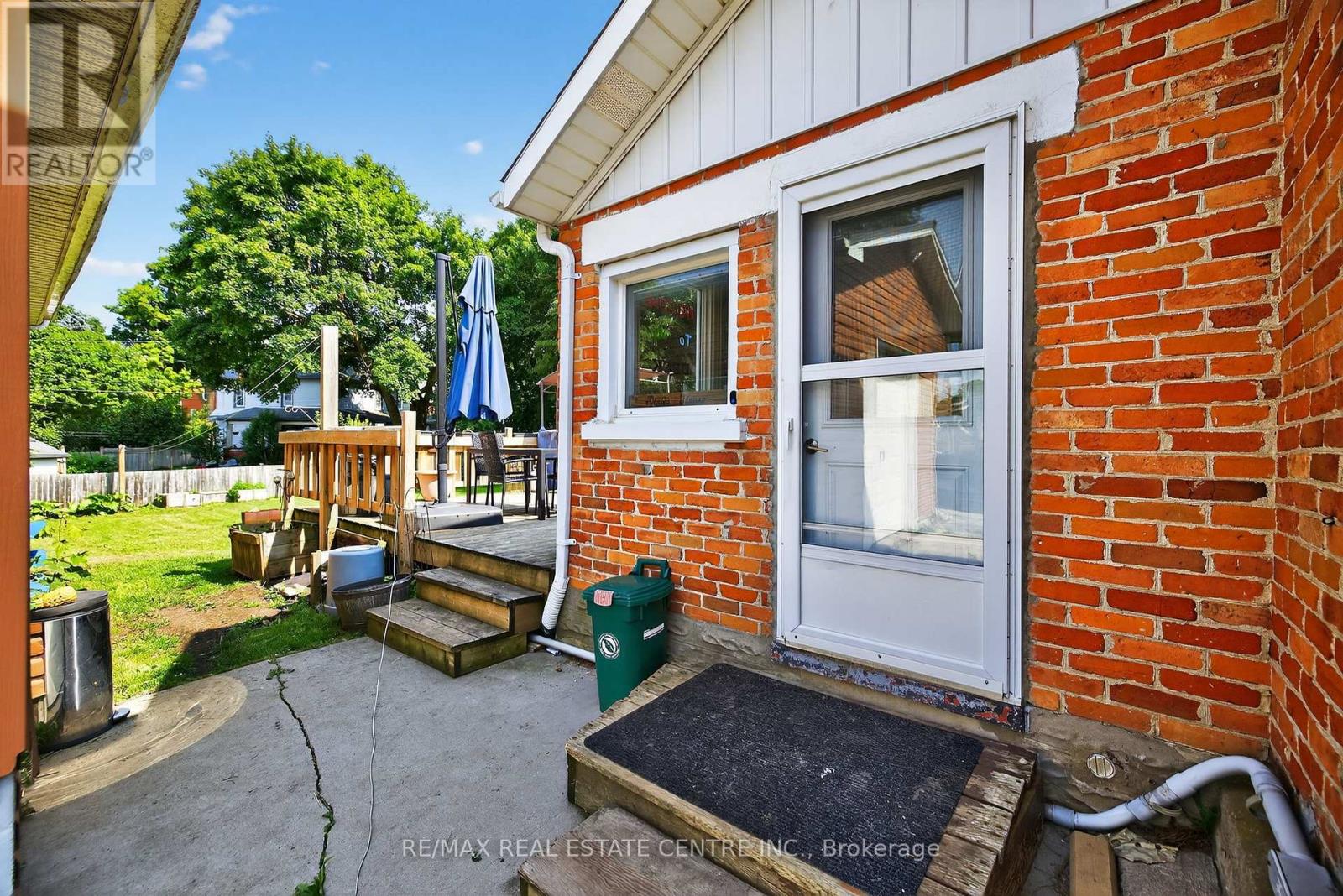 135 FREDERICK STREET E - 36
