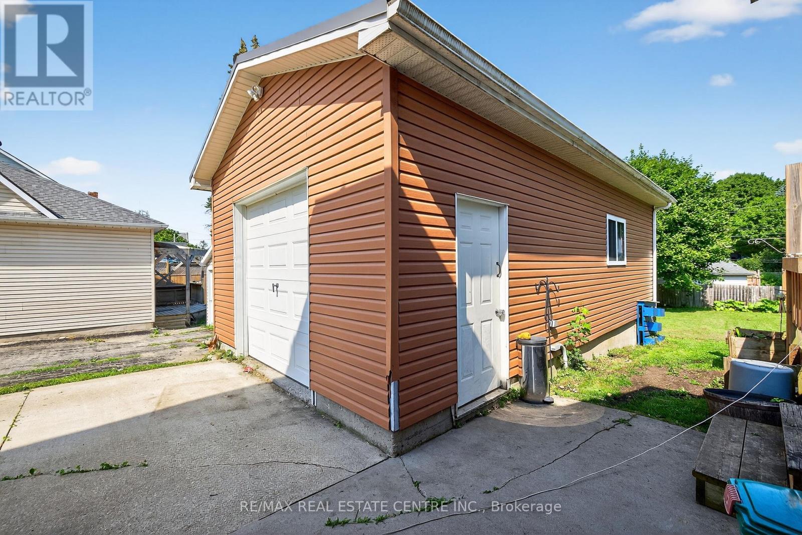 135 FREDERICK STREET E - 42
