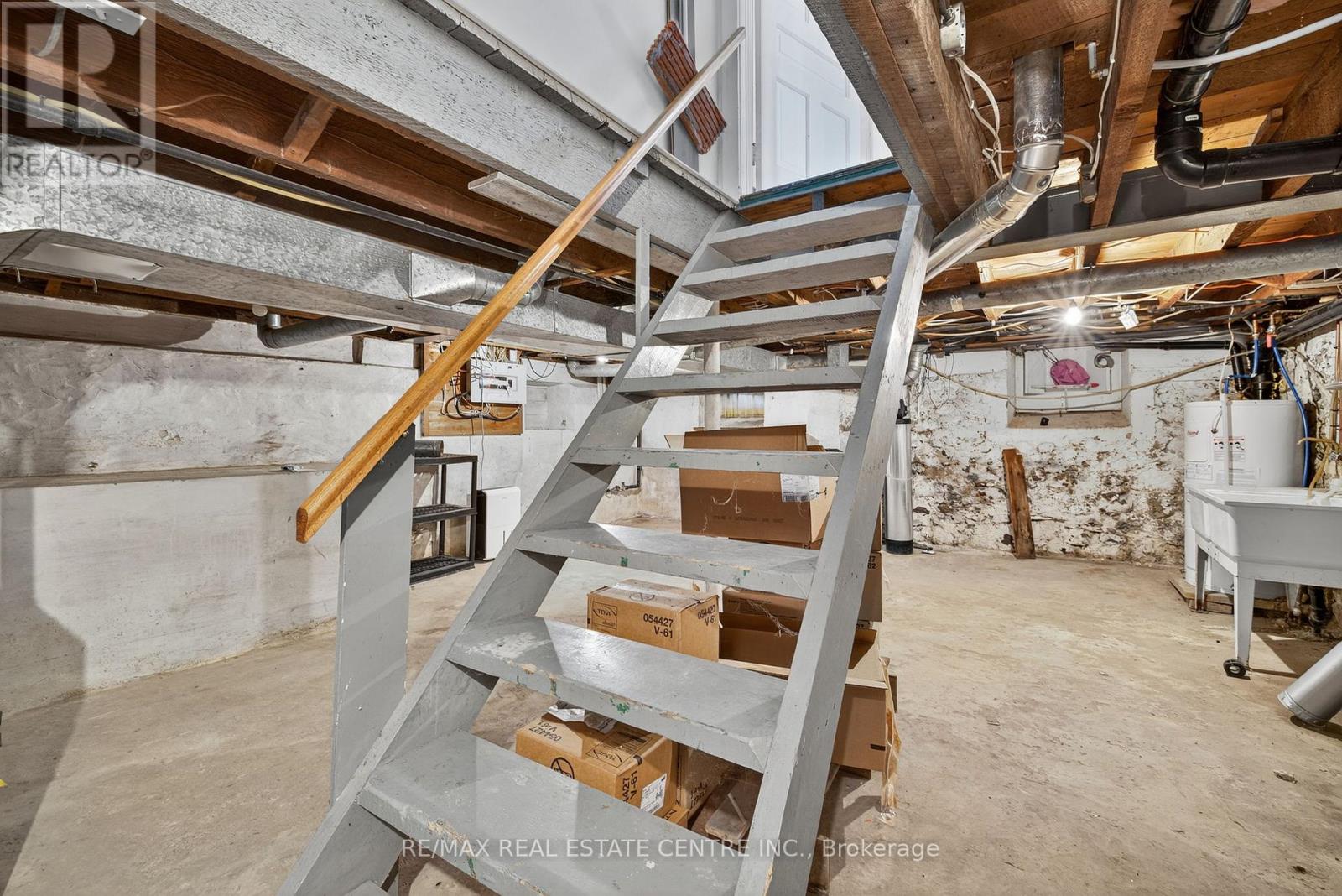 135 FREDERICK STREET E - 50