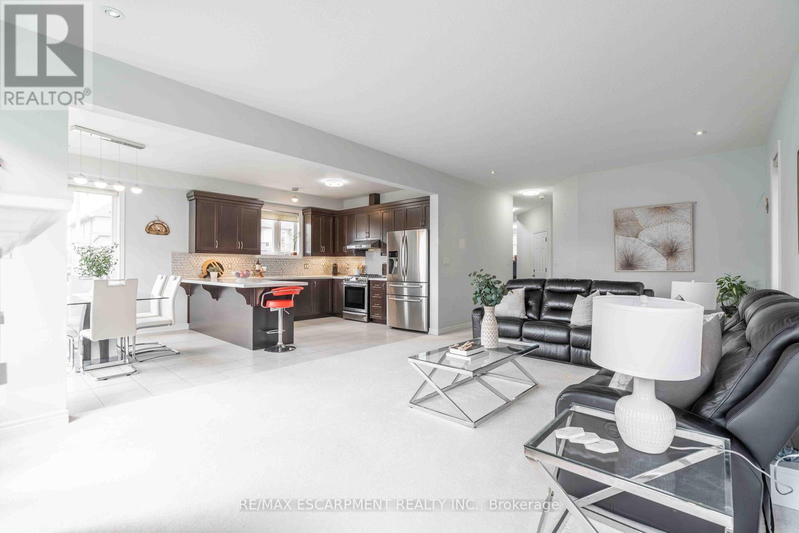 3 NARBONNE CRESCENT - 12
