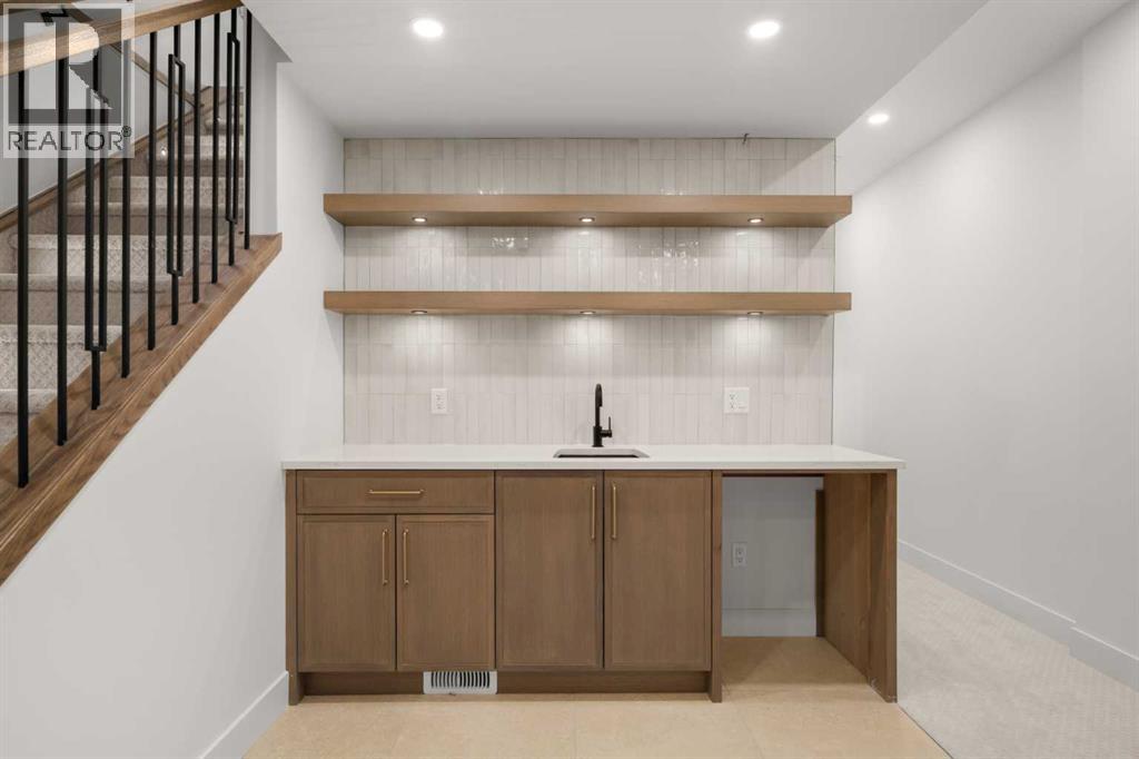 2232 30 Avenue SW - 23