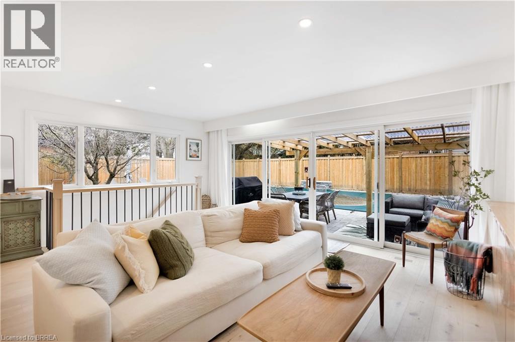 17 BRAEMAR Place - 17