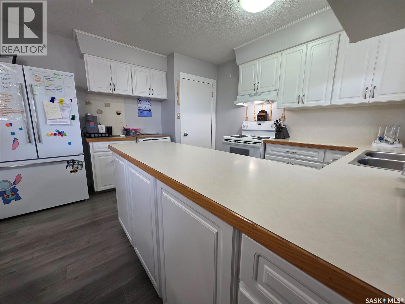 303 13th AVENUE NE - Image 3