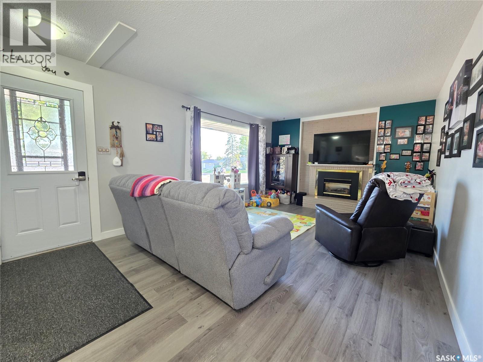303 13th AVENUE NE - Image 6