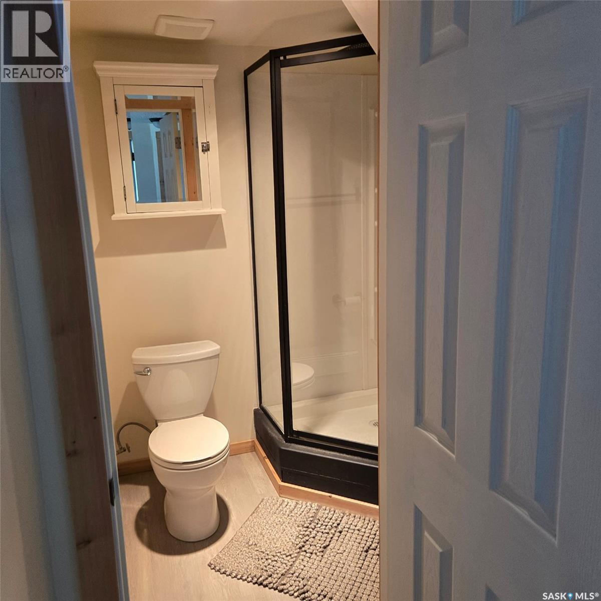 608 Whyte STREET - 11
