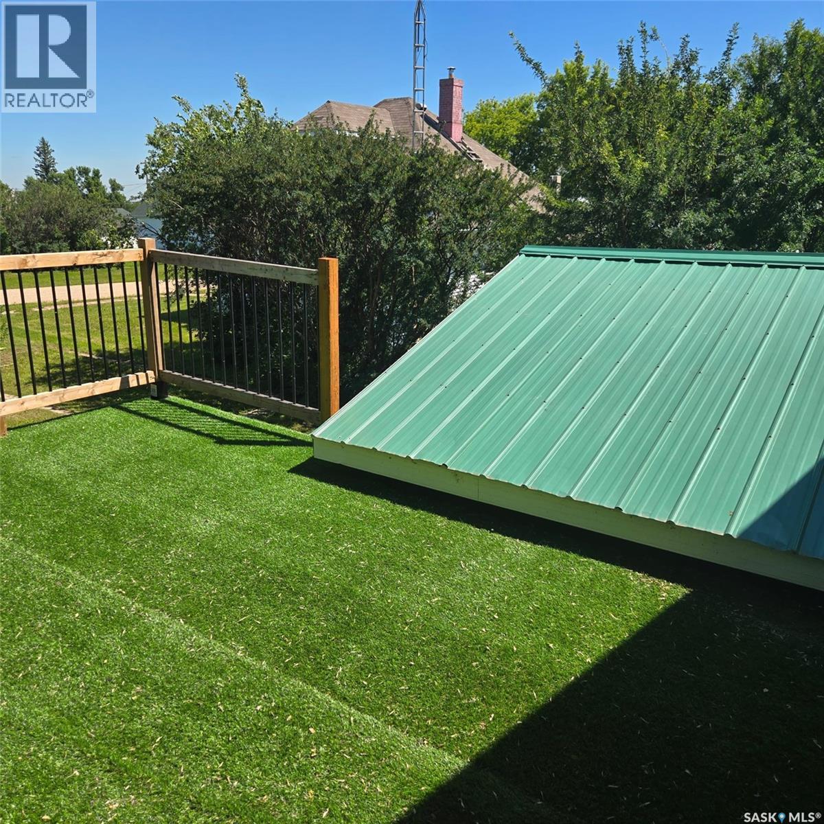 608 Whyte STREET - 24