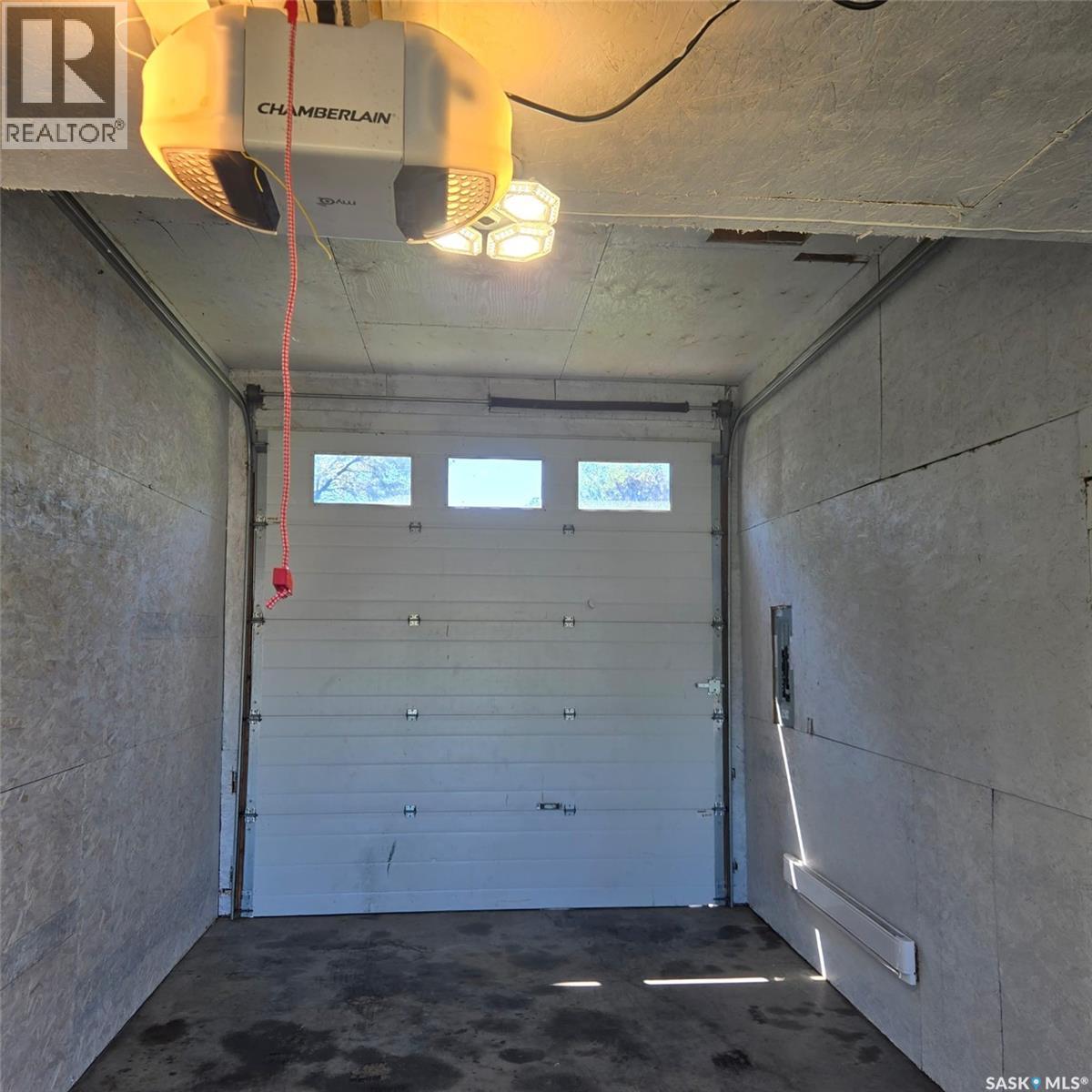 608 Whyte STREET - 34