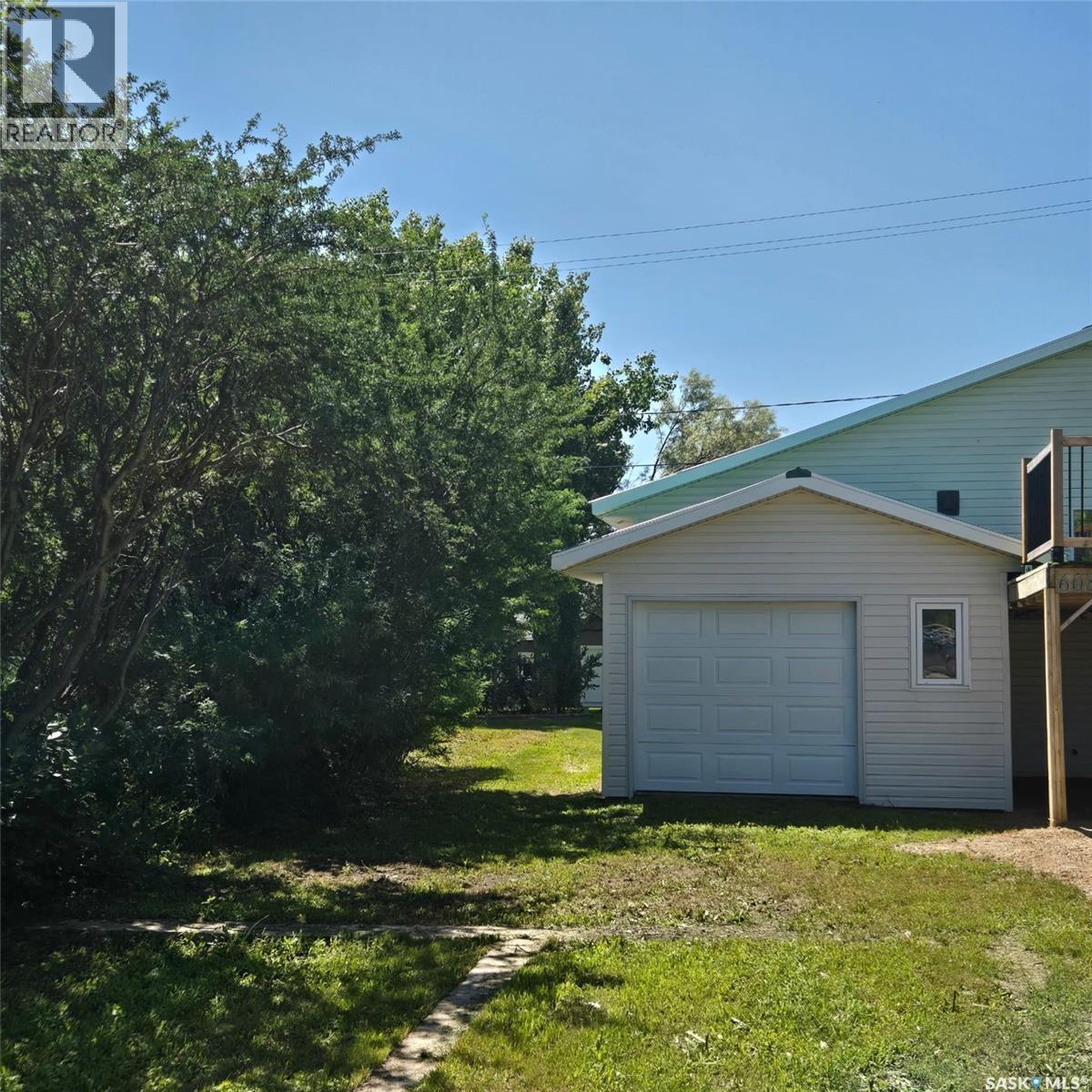 608 Whyte STREET - 38