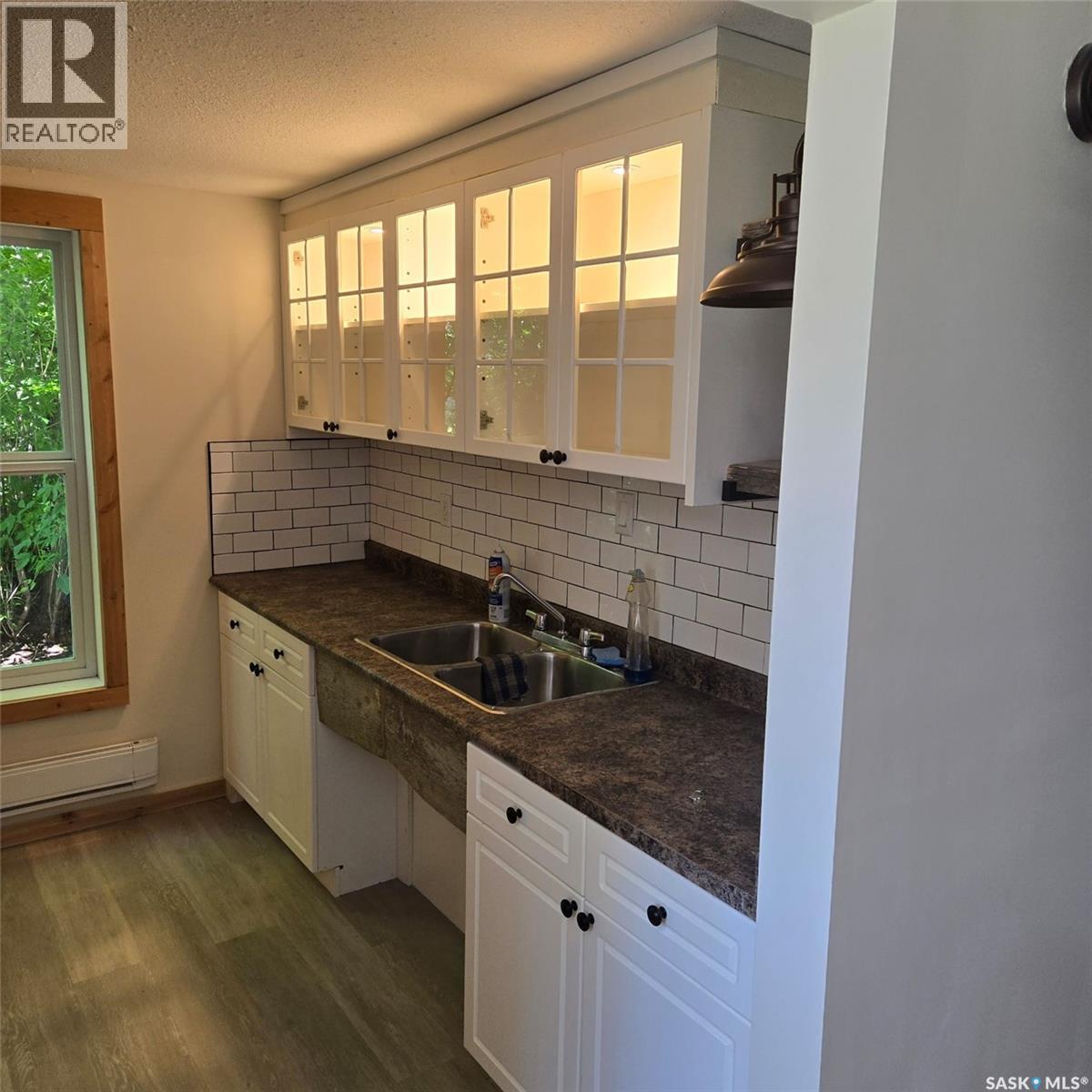 608 Whyte STREET - 6
