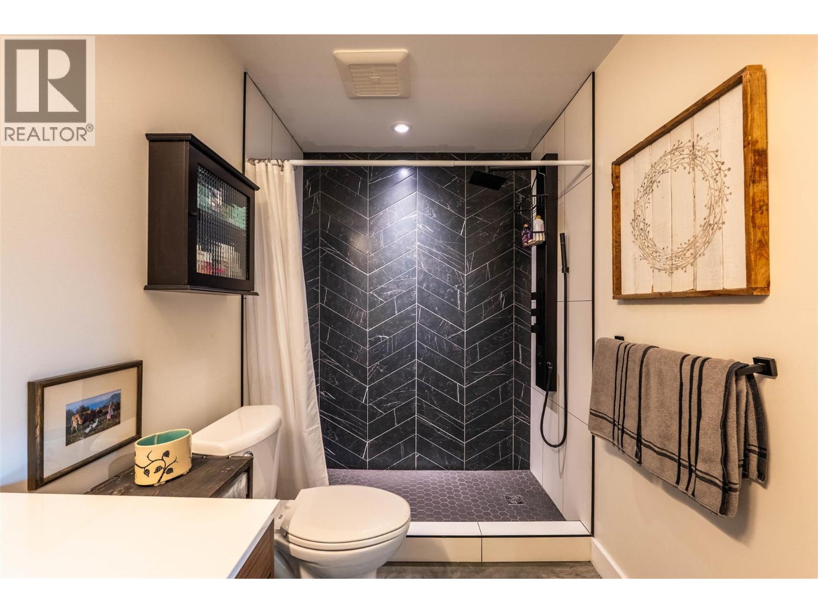 1409 Ash Street - 69