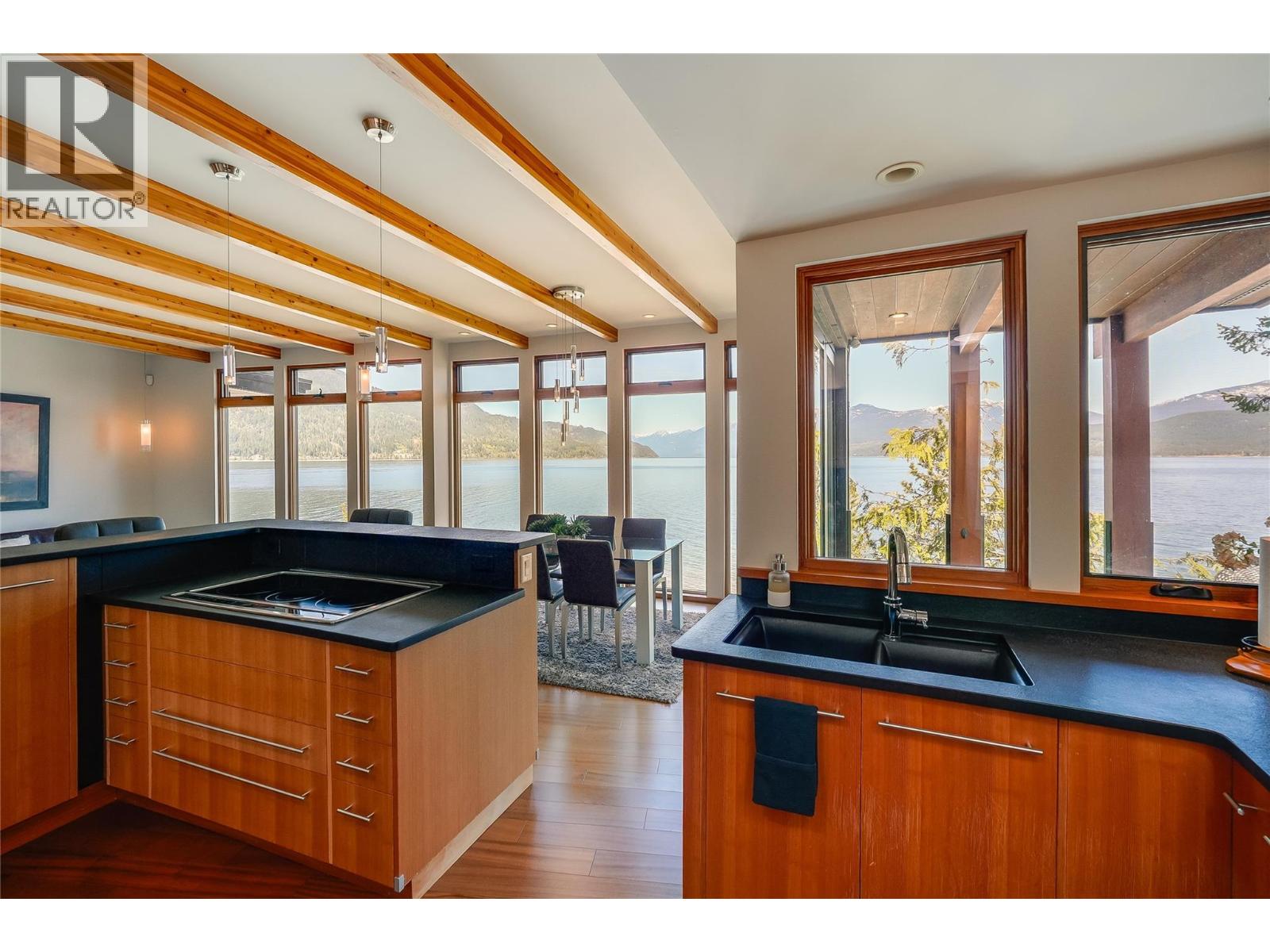 285 Kootenay Lake Road - 17