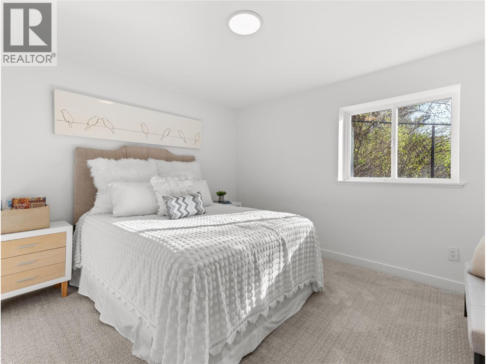 5538 Lakeshore Road - 55