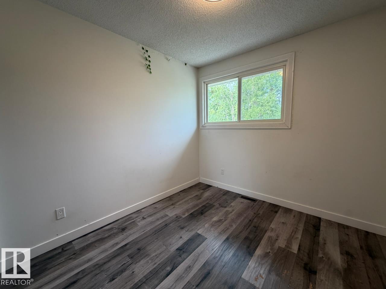 14597 121 ST NW - 18
