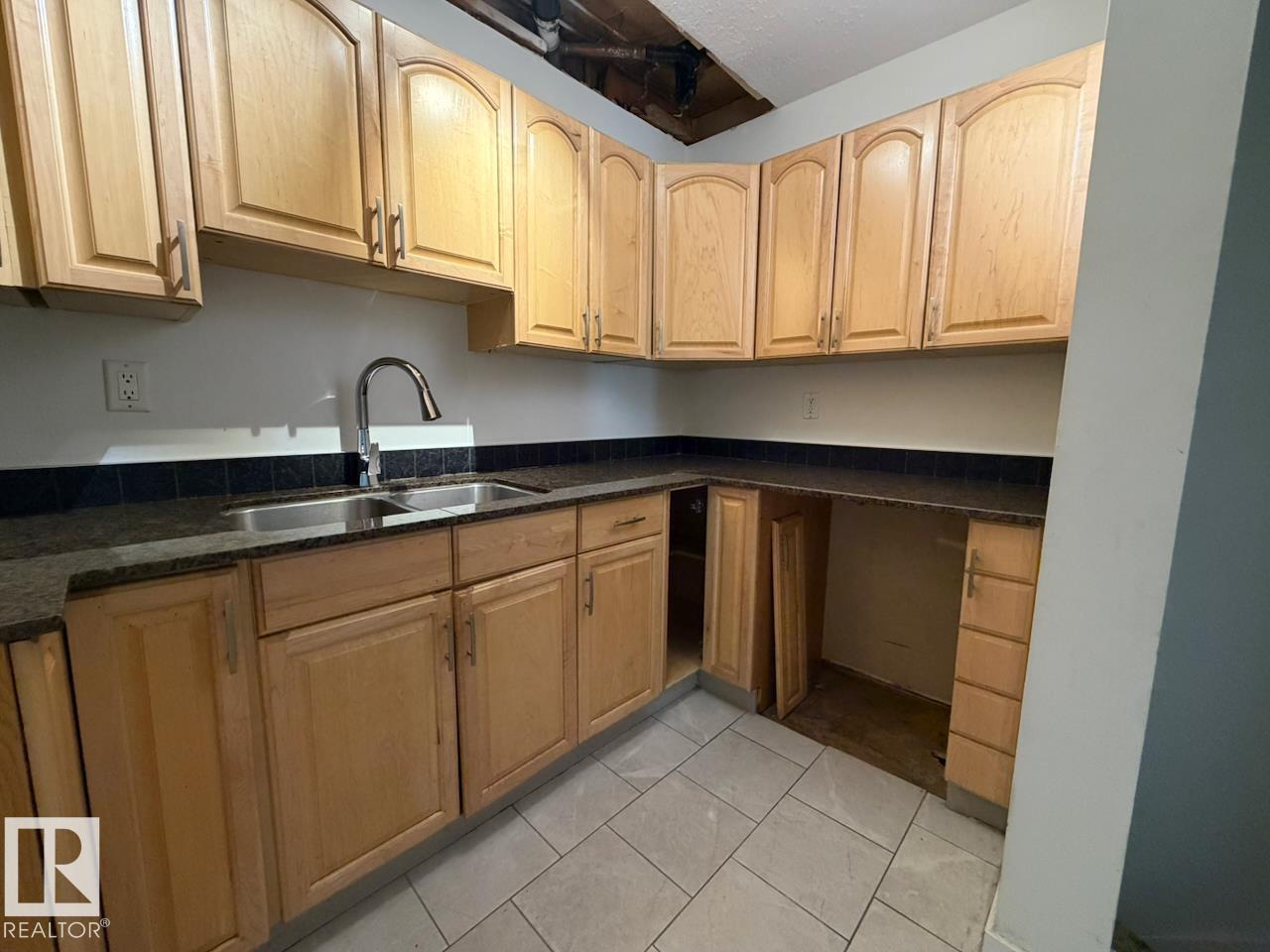 14597 121 ST NW - 10