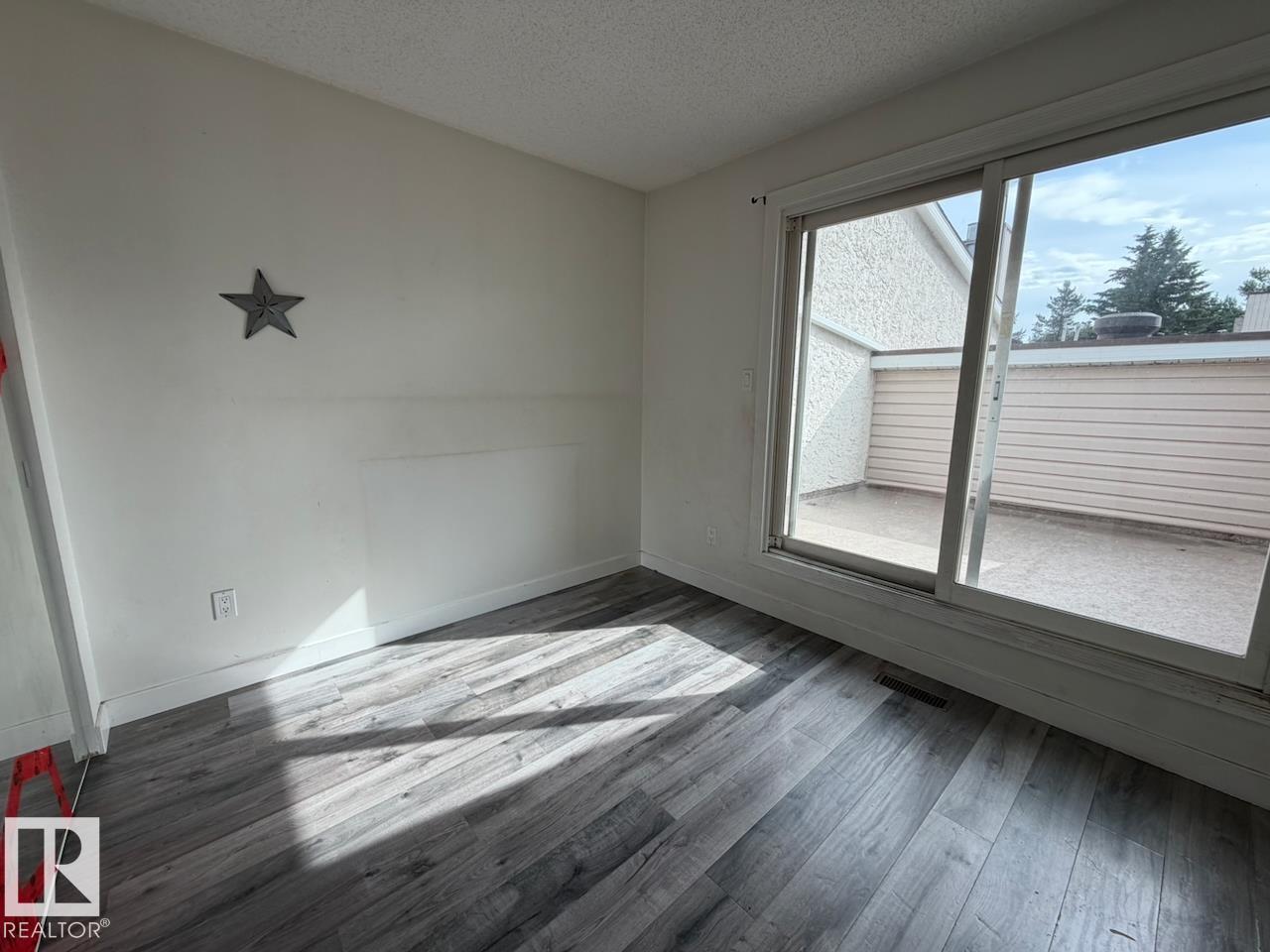 14597 121 ST NW - 12