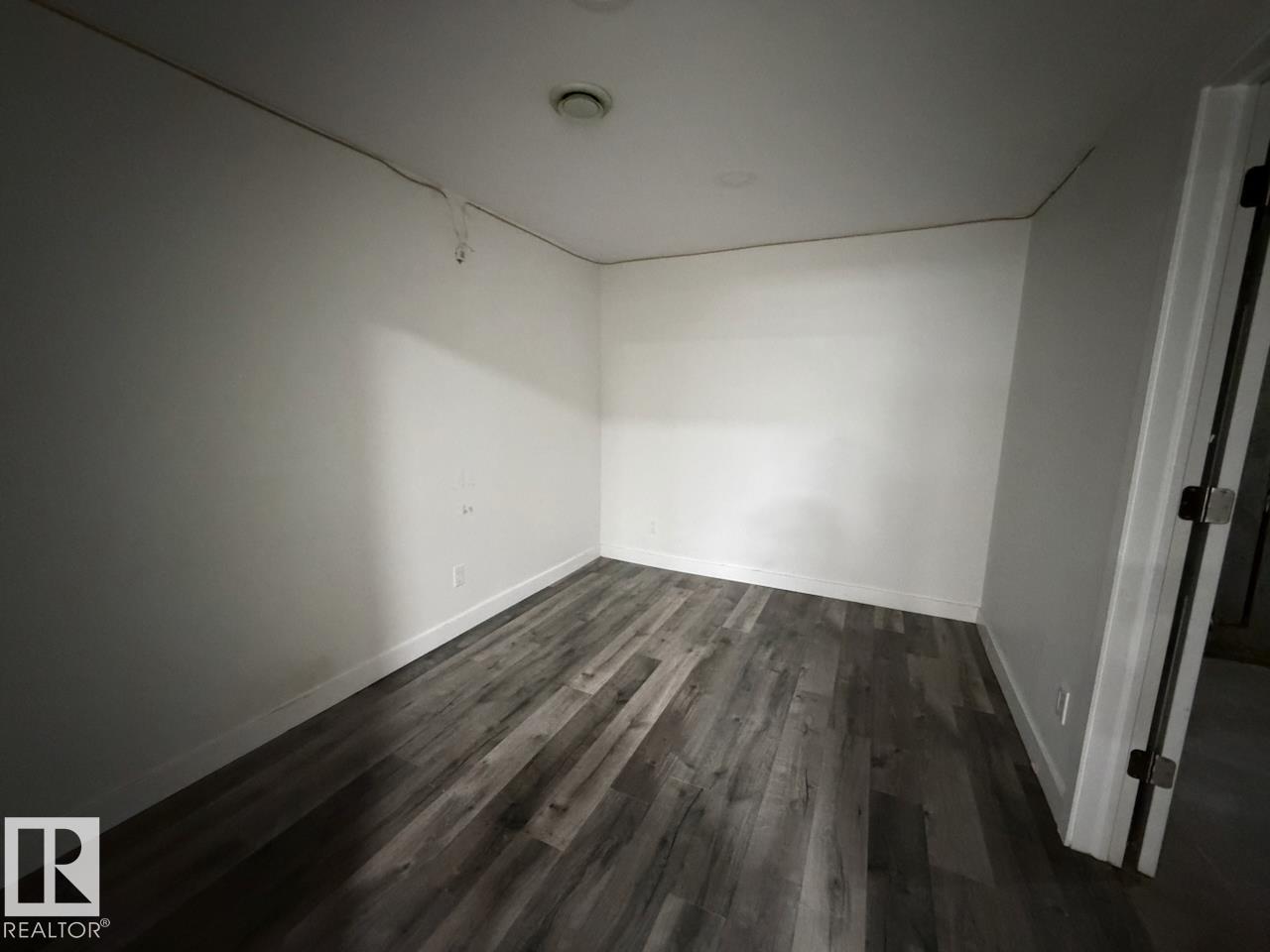 14597 121 ST NW - 23