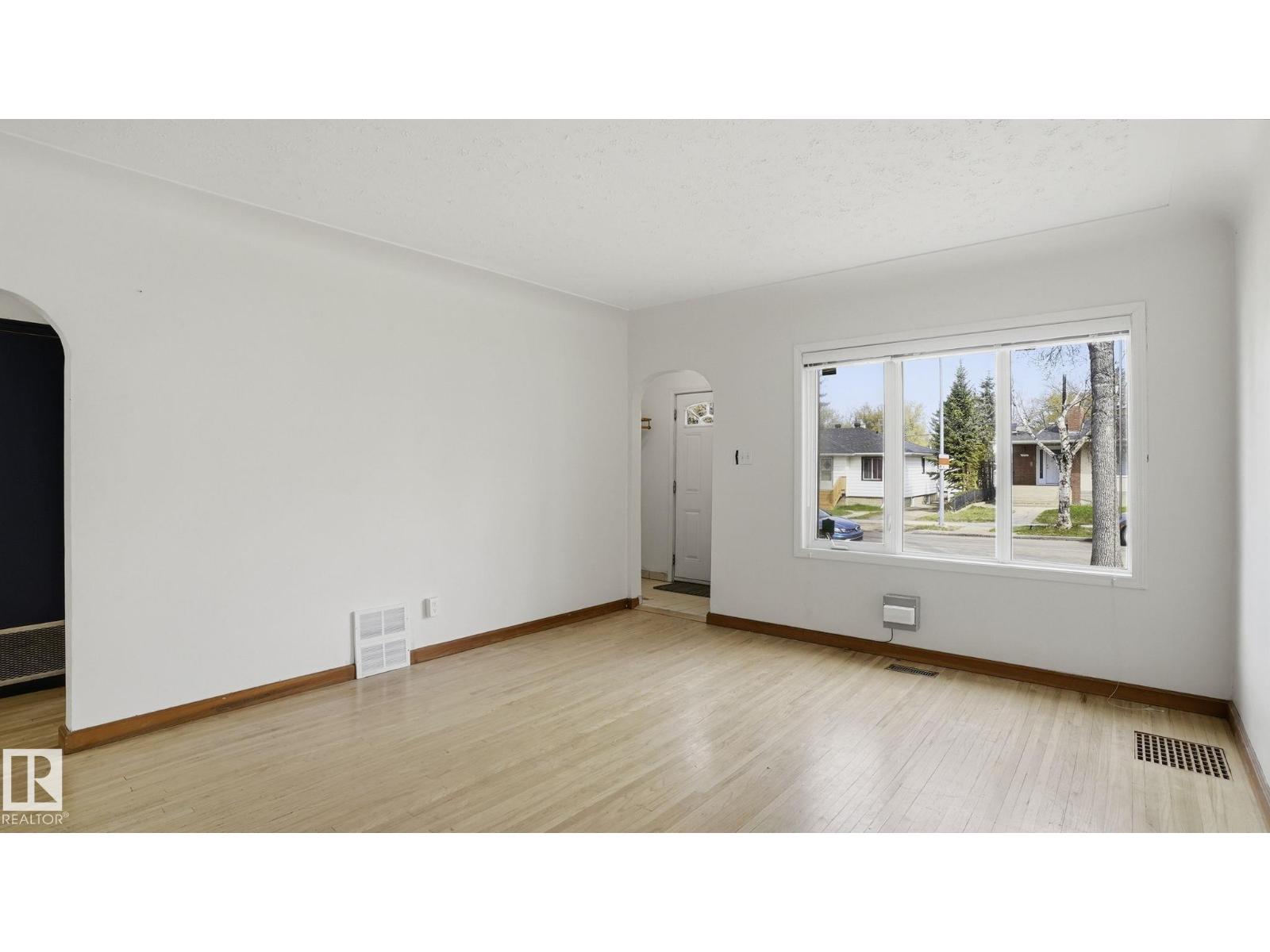 10919 68 AV NW - 8