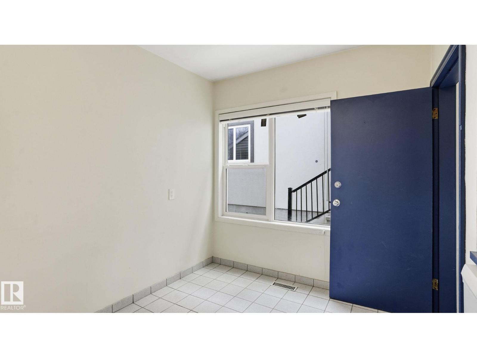 10919 68 AV NW - 11