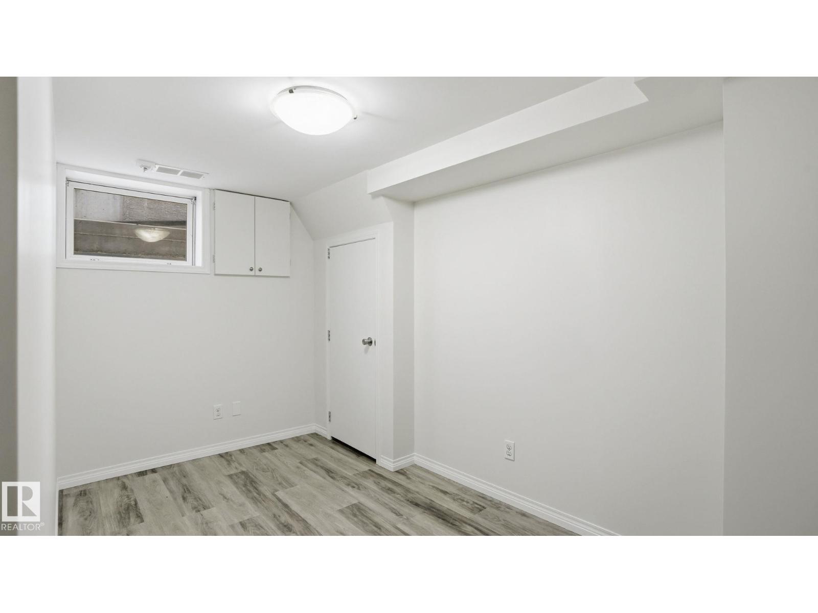 10919 68 AV NW - 26