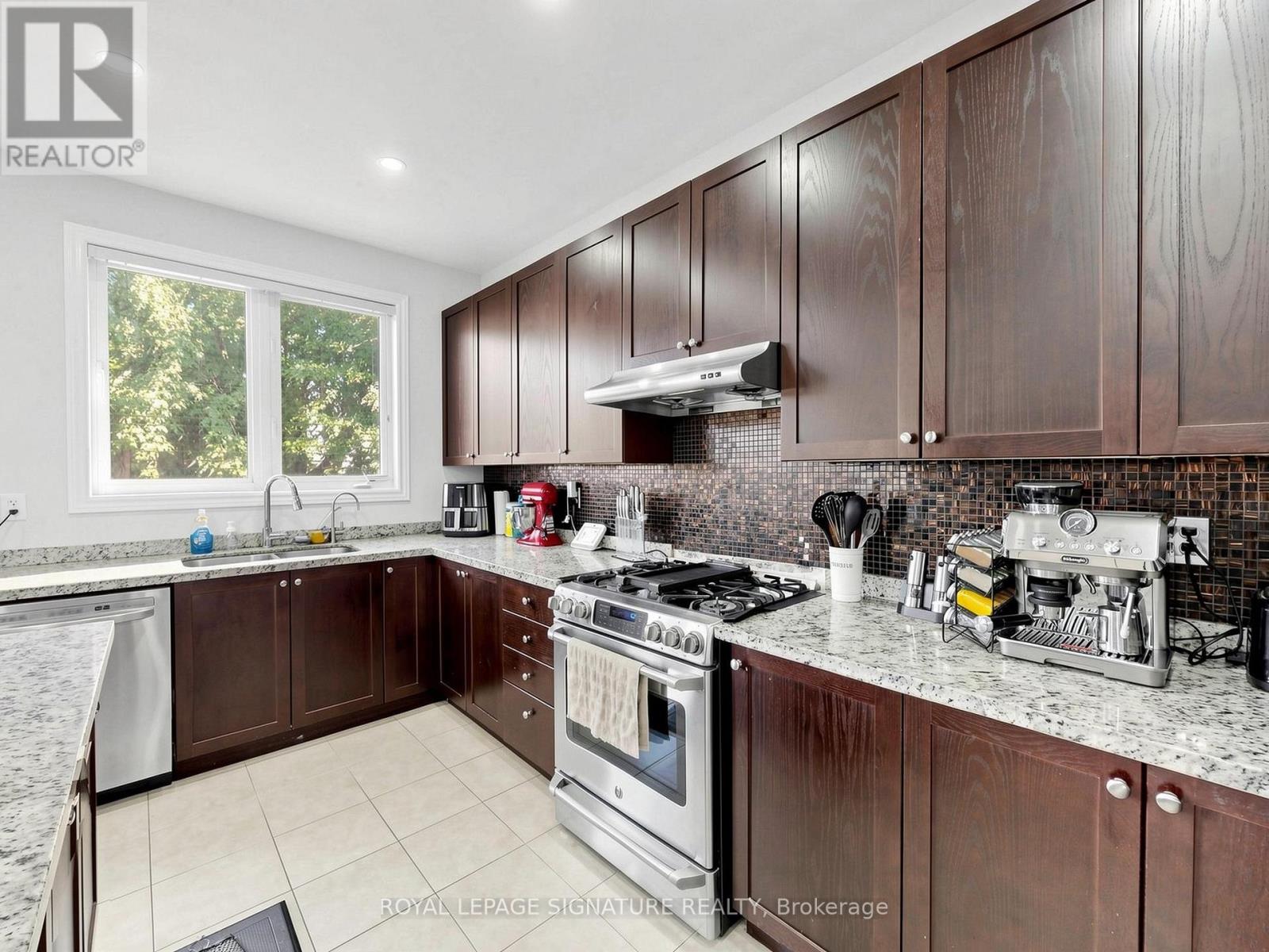 208 WESTON DRIVE - 16