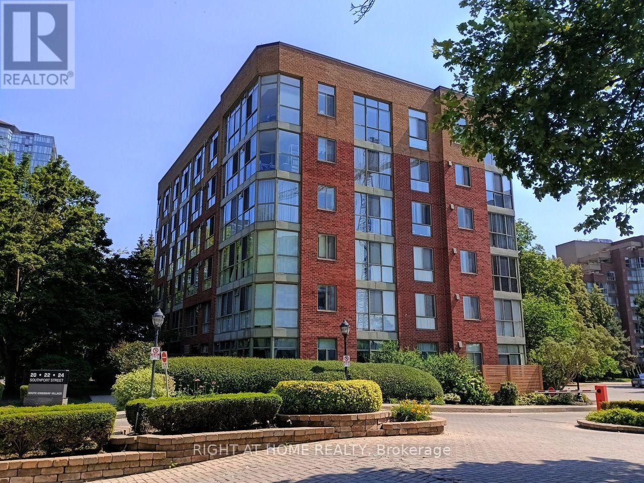 #208 20 SOUTHPORT STREET - 2