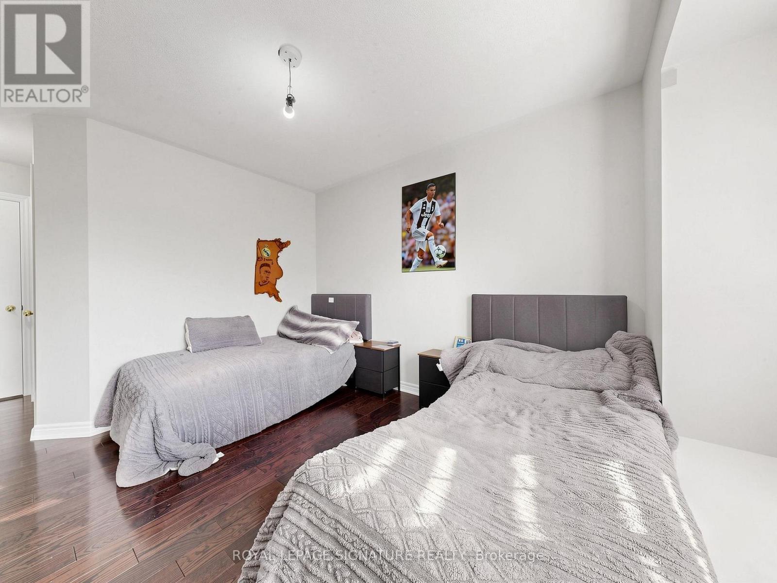 208 WESTON DRIVE - 37
