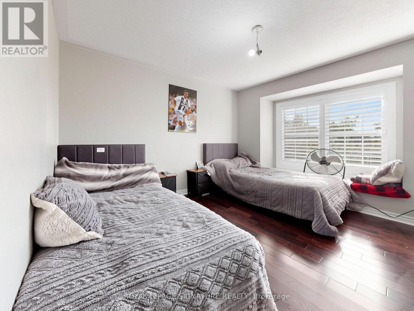 208 WESTON DRIVE - 36