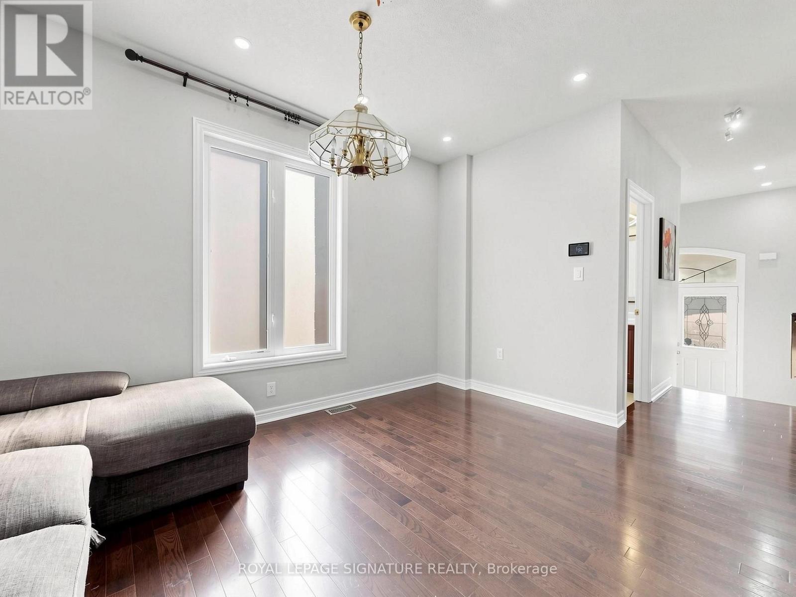 208 WESTON DRIVE - 7