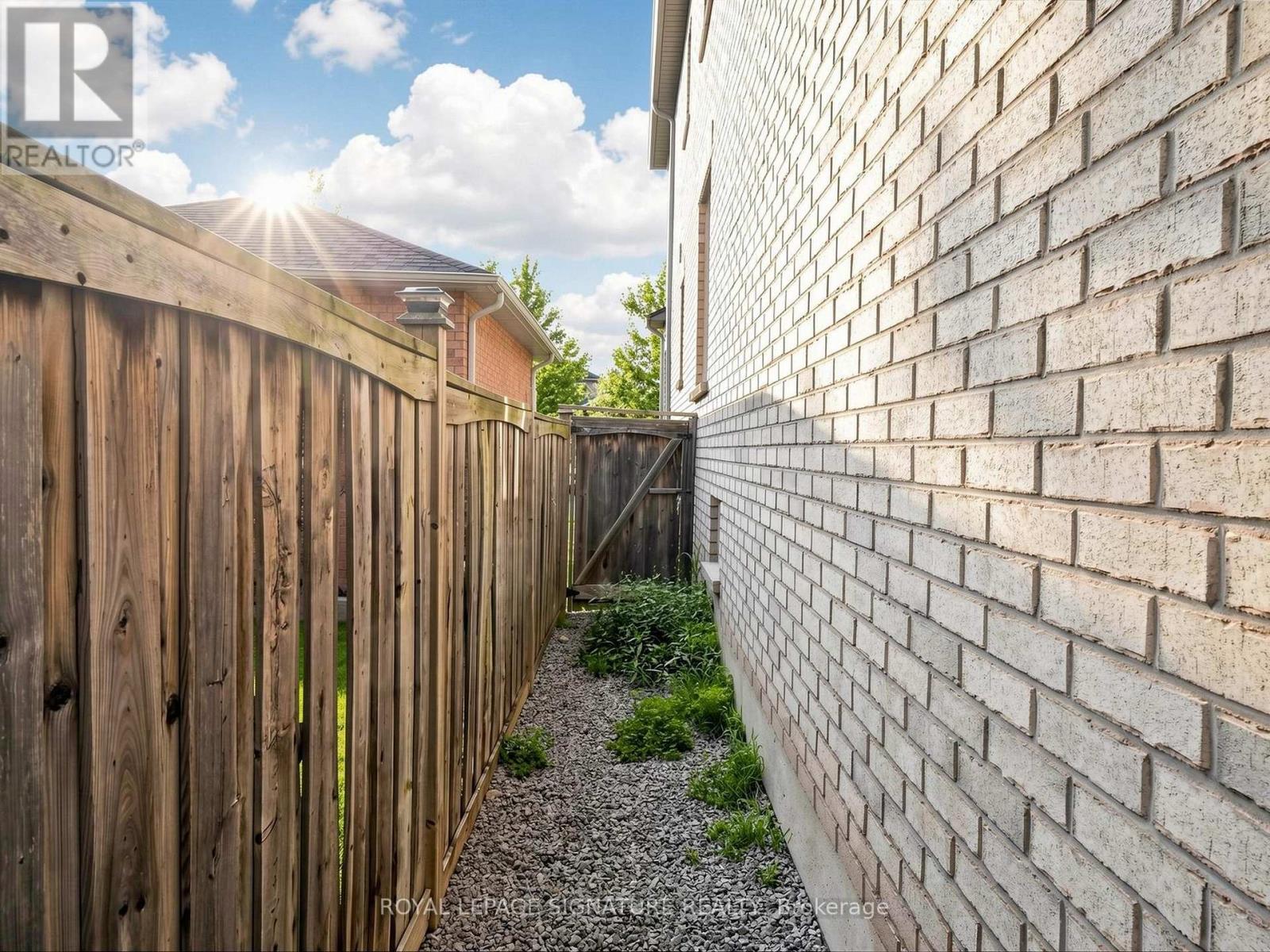 208 WESTON DRIVE - 50