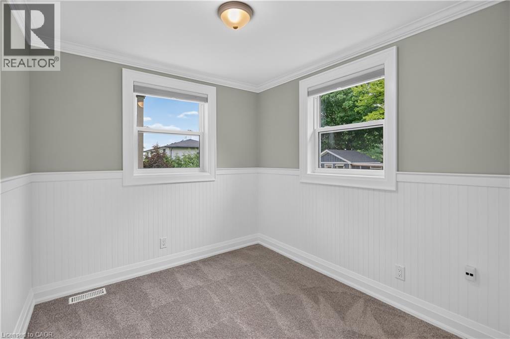 258 LYNDEN Road - 19